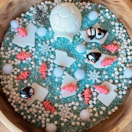 A Penguin's Paradise - Pour & Play